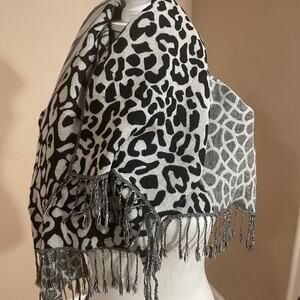 Isa & Stef Womens Fringe Scarf Business Casual